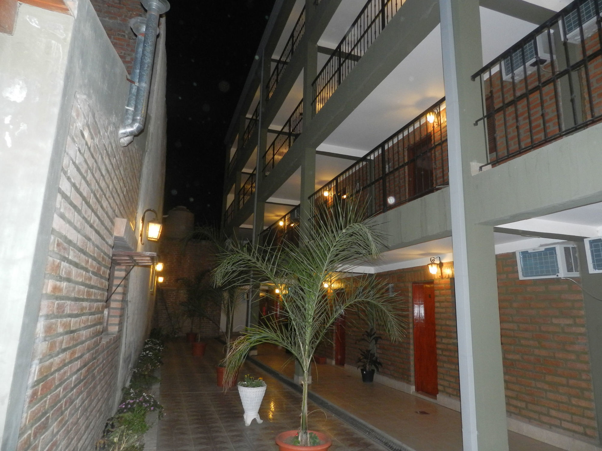 Hotel Buenos Aires Сальта Екстер'єр фото